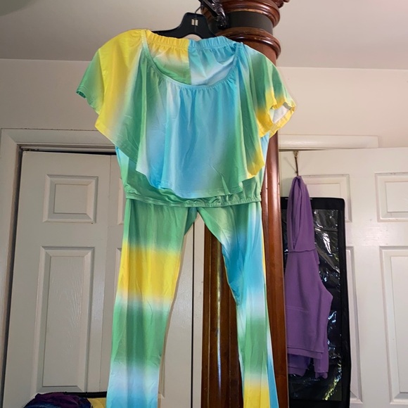 Pants - Yellow and green nice 2 PCs pant suit off the shoulders